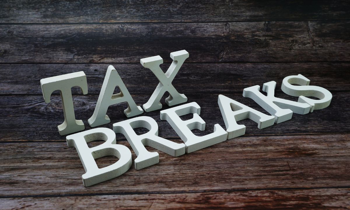 Which Big Tax Breaks Are Available From Home Credits